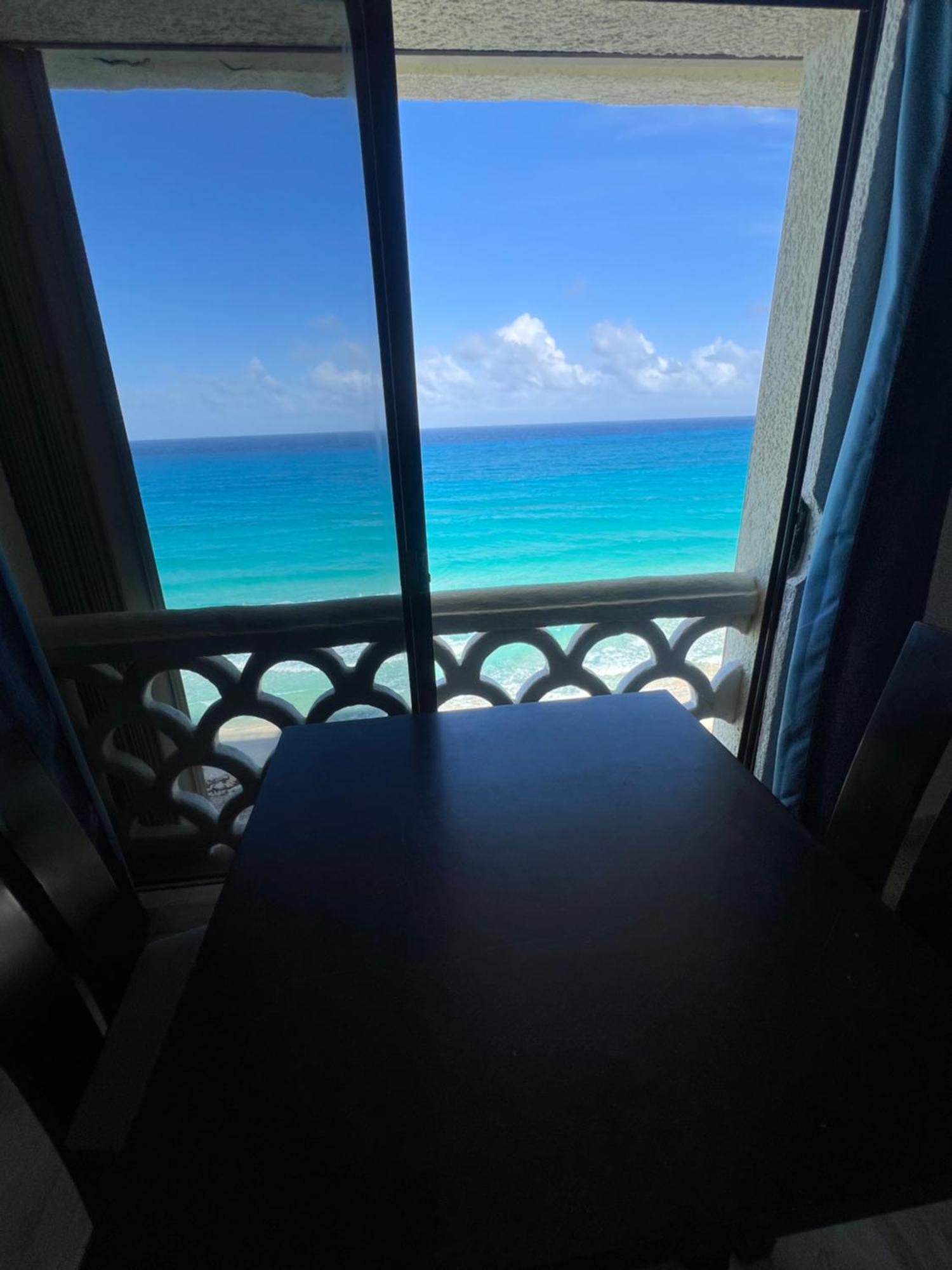 “Magic Sunrise At Cancun” 외부 사진