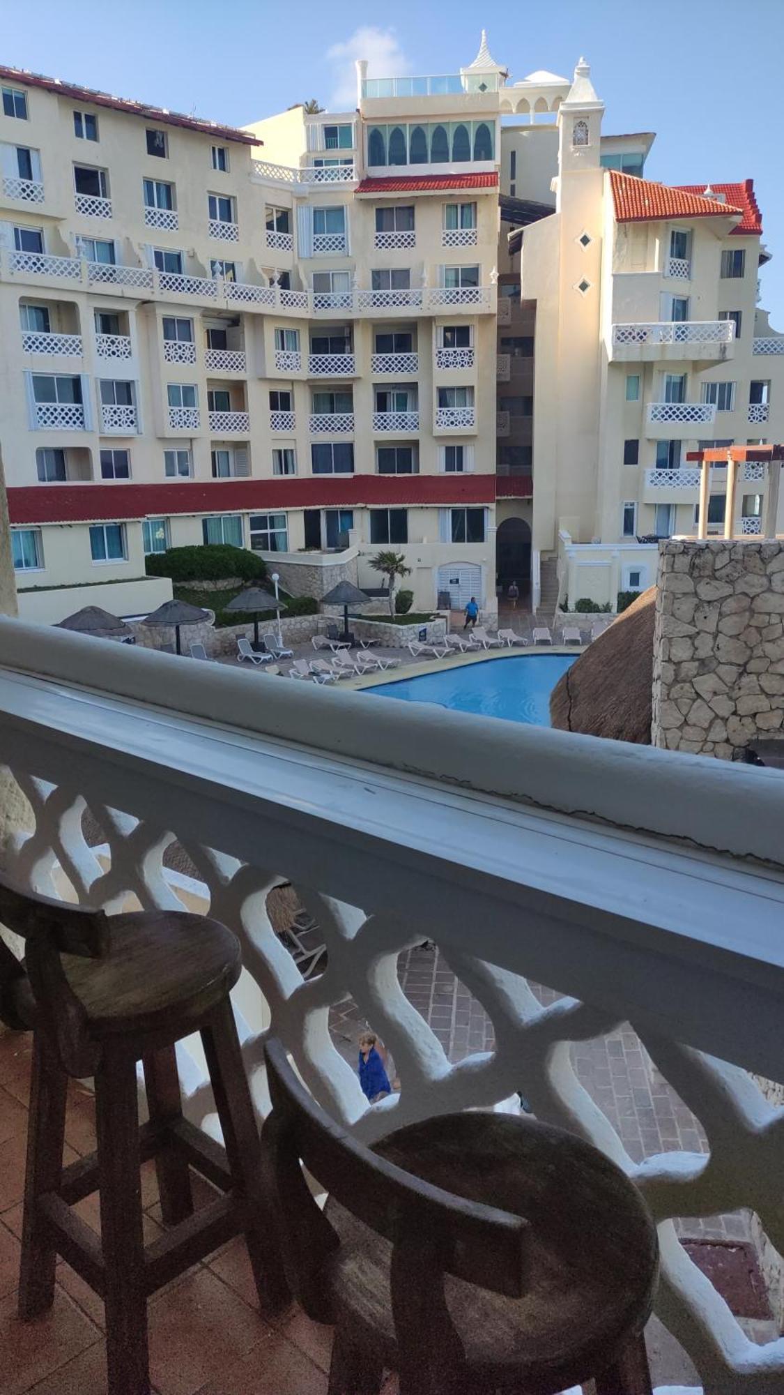 “Magic Sunrise At Cancun” 외부 사진